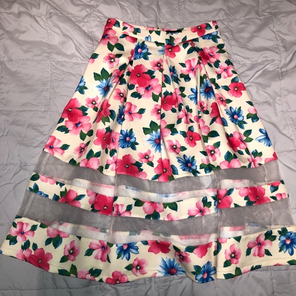 do & be floral maxi skirt and crop top set S - Picture 2 of 10